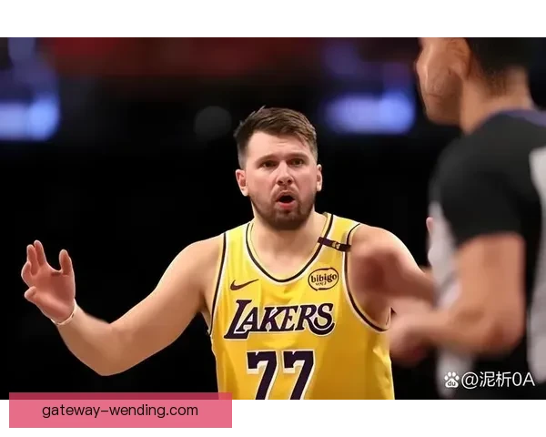 东契奇关键时刻持球比例持续攀升背后独行侠进攻结构重塑与终结方式演变
